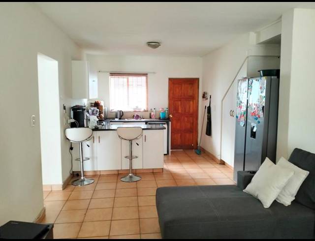 2 BEDROOM APARTMENT FOR SALE IN CRYSTAL PARK
